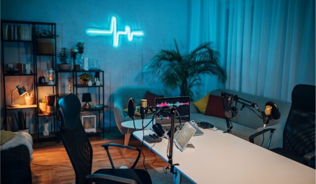 teknoloji tutkunlari icin ilham verici podcast onerileri